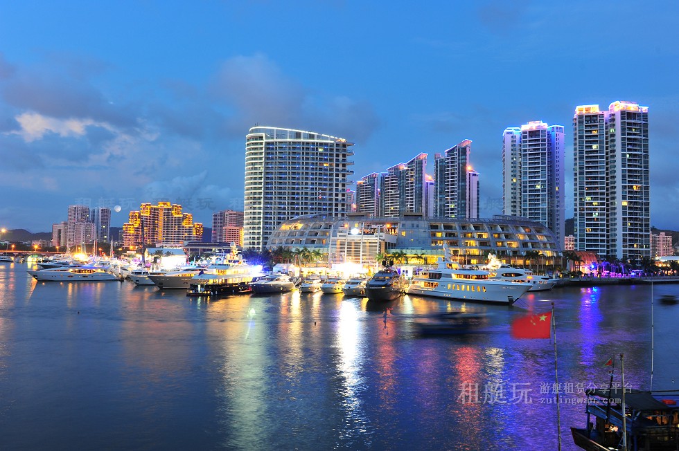 三亞鴻洲國(guó)際游艇會(huì)碼頭